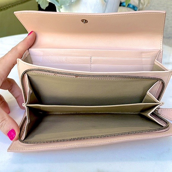 Bottega Veneta leather wallet with snap - Picture 7 of 14